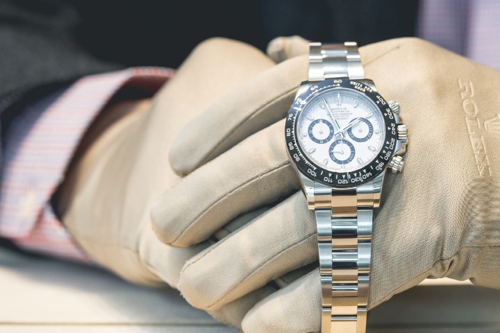 كيف تعرف ساعة Rolex أصلية؟ دليل شامل لتحديد الأصلي من المقلد!