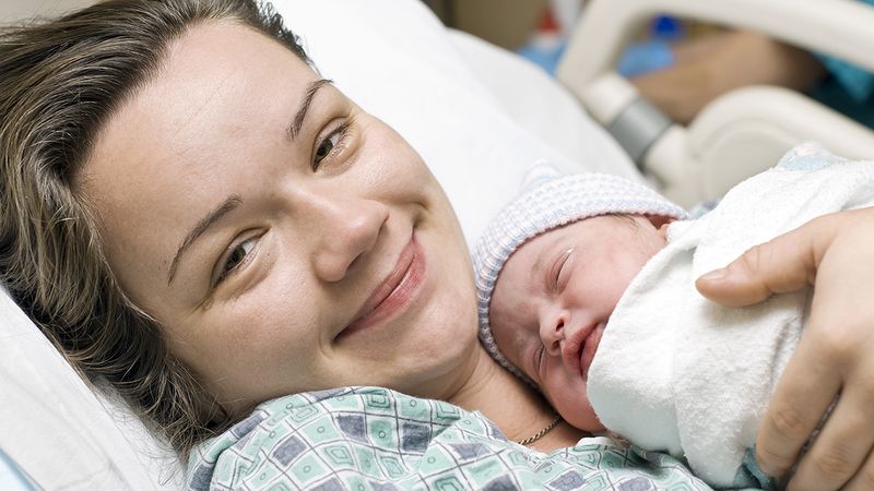 كيفية الولادة الطبيعية: رحلة ما بعد الولادة