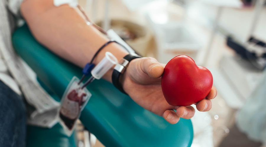 كيف يمكن للتبرع بالدم أن ينقذ حياة الأشخاص
