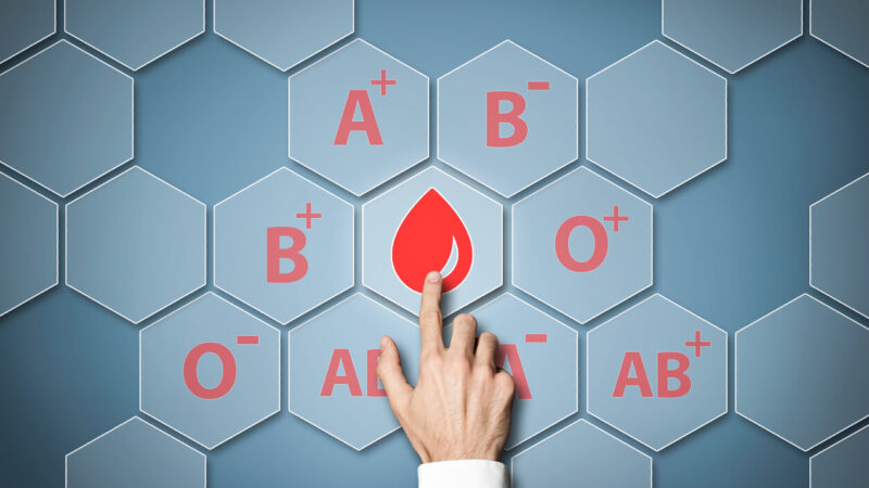 كيف أعرف فصيلة دمي بدون تحليل – الطرق البديلة